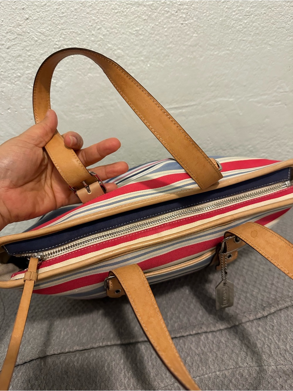 Vintage Coach Hampton Striped Canvas & Leather Blue/Red - Picture 9 of 13